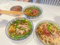 -镇南锅盖面馆(解放路店)