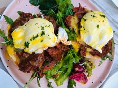 疯狂手撕牛肉班尼迪克蛋-The Rug Cafe(王府中环店)