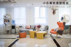 -小乐化妆美甲半永久培训学校