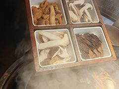 -芸鲜季·云南野生菌餐厅· 云南风物味研社(闵行店)