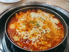 -三清洞摩西韩式年糕火锅(威高广场店)