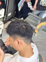 -藤野造型烫发染发