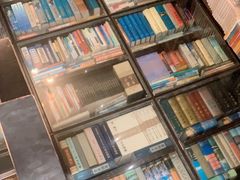 -钟书阁(松江泰晤士小镇店)