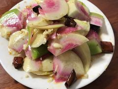 拌萝卜皮-宝瑞门钉肉饼店