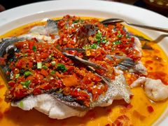 老坛剁椒蒸鲜活鱼头-老湘村·湖南土菜(天河维多利店)