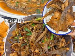 -丹水桥地锅鱼·翘嘴鲌·地方特色全鱼宴(丹江口大坝店)