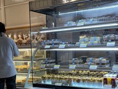 面包甜点陈列柜-老大昌(淮海中路店)