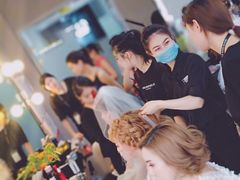 -粤港芭莎美容美发化妆学校