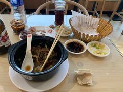 -闫家驴肉老店(华电一校店)
