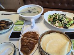 -梅利汴京烤鸭•开封豫菜地标店(东大街店)