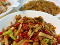 酸萝卜牛肚丝-笨罗卜浏阳菜馆(龙华鹏润达店)