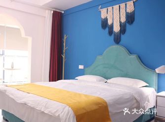 本方案为现代装修风格 面积为建面60 业主主要是做民