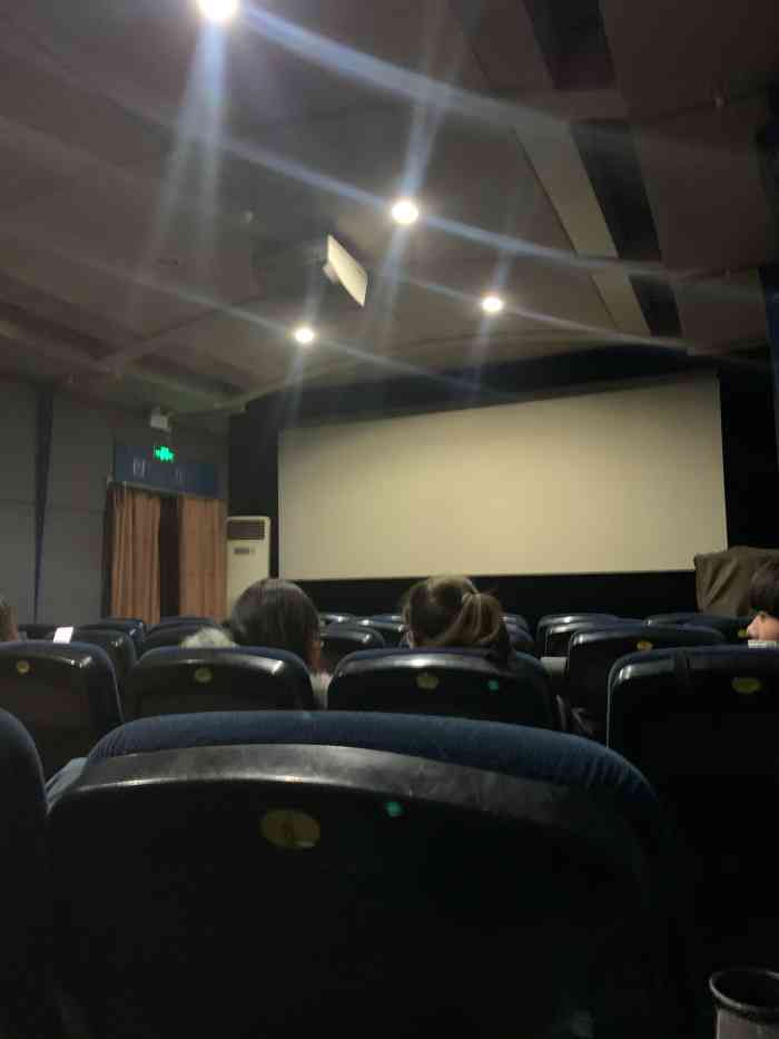 中影华臣进步电影院-"环境太差了!到店还需要支付另外的费用.