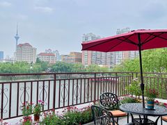 -靓海海鲜火锅(水上湖边观景店)