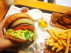 -The Habit Burger Grill 哈比特汉堡(复兴soho店)