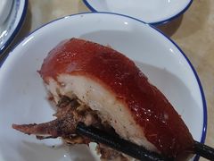 -黄记四更烤乳猪店