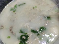 -大富蚝乌东哥饭店·石锅鱼杂·柠檬鸭(革新路店)