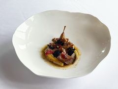 烟熏乳鸽配炖煮罗马生菜-Jean Georges