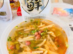 -龙香记桂林米粉(东扬威街11号楼店)