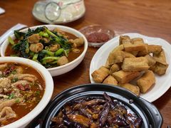 -胡子饮食店