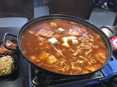 部队火锅-HONGA HONGA雄家(曹路店)