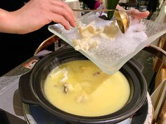 浓汤花胶鸡汤-维园悦谱·海派家常菜(乌鲁木齐南路店)