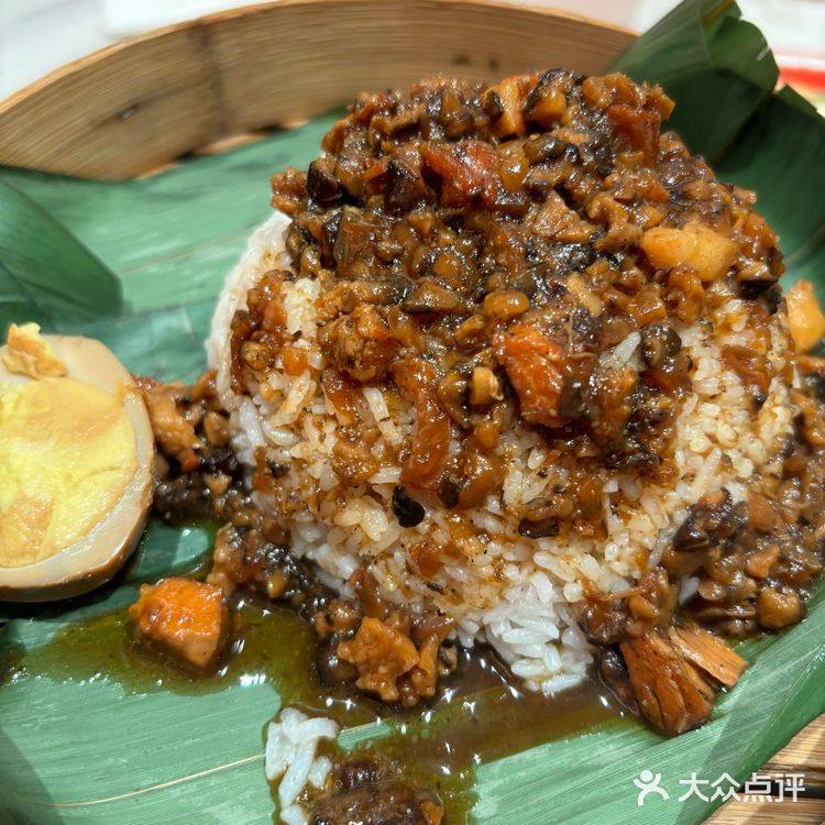 关键还能免费续一次粉丝 蟹粉拌面:面是比较劲道的