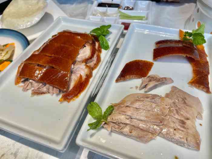 北平楼(西三旗店)-"很不错的一家店啊!菜品丰富多样,服务态度.