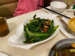 豆豉鲮鱼炒油麦菜-香港新发烧腊茶餐厅(万象店)
