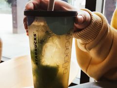 -星巴克臻选(莘庄仲盛店)