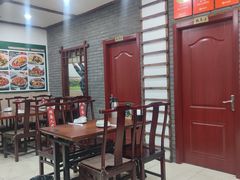 -湖南人家湘菜馆(镇江路店)