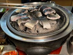 -围炉肉舍•炭烤活鳗•丹东海鲜烤肉(步行街店)