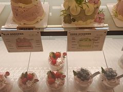 -花花卷卷·鲜食蛋糕(泉屋店)