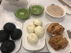 -李与白包子铺(桐梓林店)
