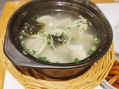 蟹粉小馄饨-馋三尺蟹粉小笼(人民广场店)