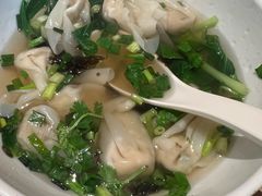 -桔子酒店(上海西藏北路地铁站店)