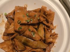 -八府香鸭·啫啫煲(华山路店)