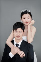 -雪中彩影婚纱摄影·微光艺术中心