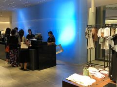-URBAN REVIVO(高德置地广场·春广场店)