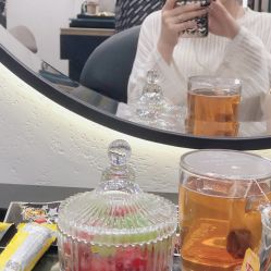 -SWANK SALON