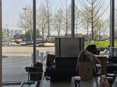 -瑞幸咖啡(绿地锦峰大厦店)
