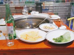 -雪乡人家东北菜·铁锅炖一切(高斯路店)