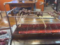 -哈尔滨小酒馆·鲜肉现穿自助烧烤(康新花园店)
