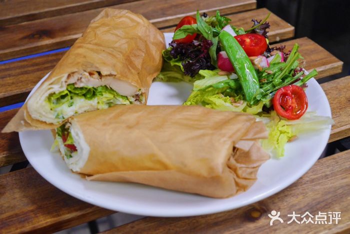 招牌印度香烤鸡肉卷