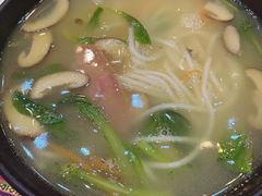 -香巴拉云南餐厅(华莱坞店)