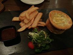 -Hooley's活利仕西餐厅(珠江新城店)