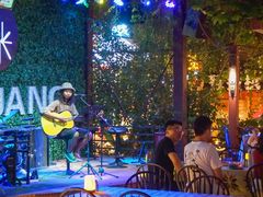 -拾光音乐餐酒吧(告庄星光夜市店)