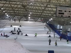 -乔波室内滑雪场