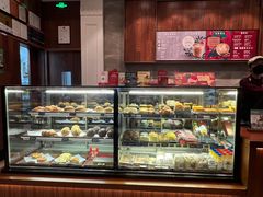 面包甜点陈列柜-星巴克臻选(广州沙面店)