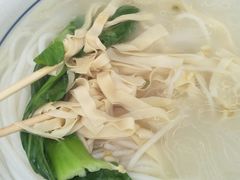 -金家小金碗云南过桥米线